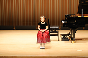 赤澤咲月 さん(6才9ヶ月)　つむぎうた　 エンメルライヒ作曲